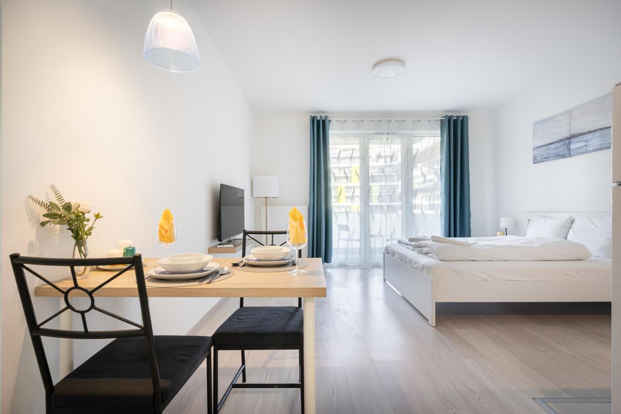 Grand Corvin Studio With Balcony Budapest Exterior photo