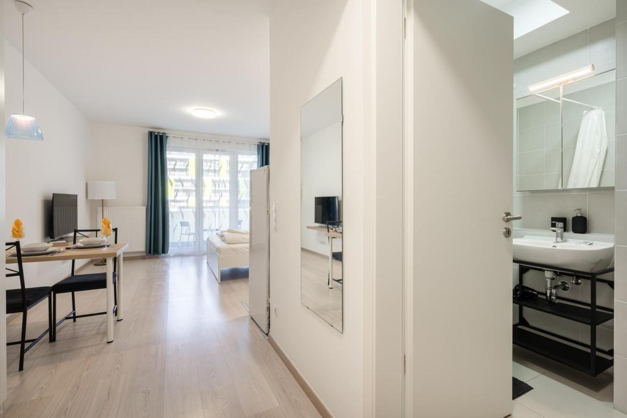 Grand Corvin Studio With Balcony Budapest Exterior photo